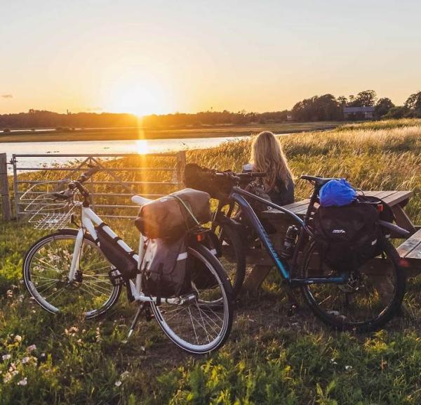 På cykeltur til Knudshoved Fyr tæt på Storebæltsbroen